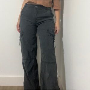 American Eagle Super High Rise Baggy Wide Leg Cargo Pants